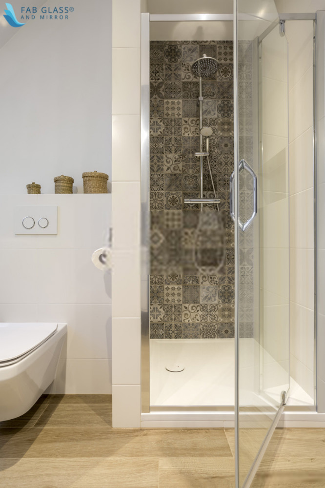 elegant-traditional-washroom