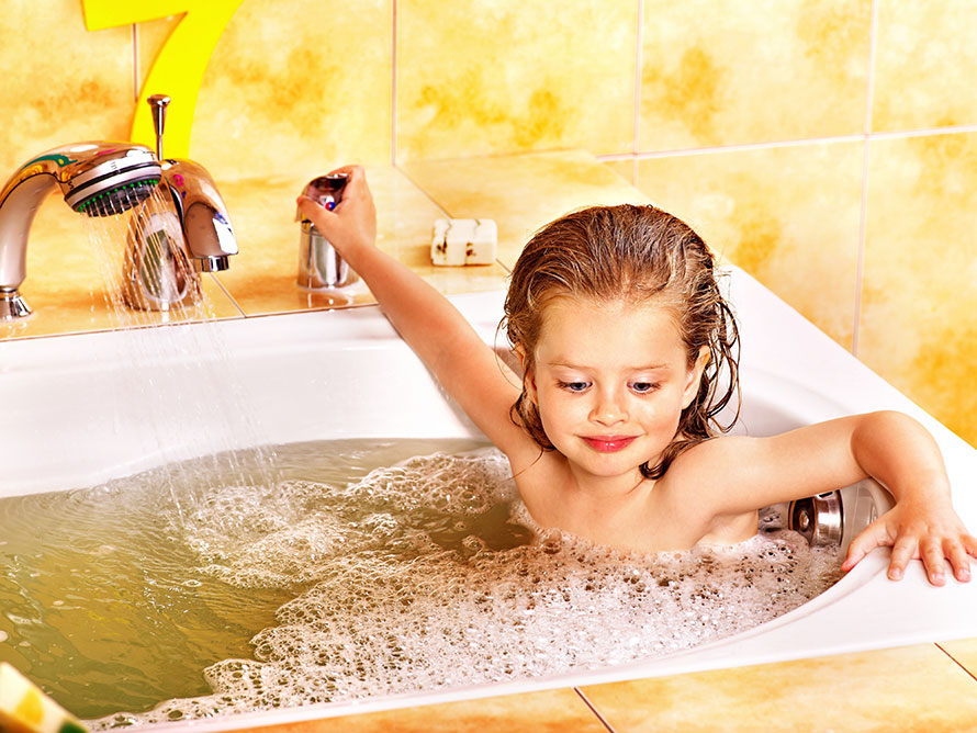 safe bathing with kids